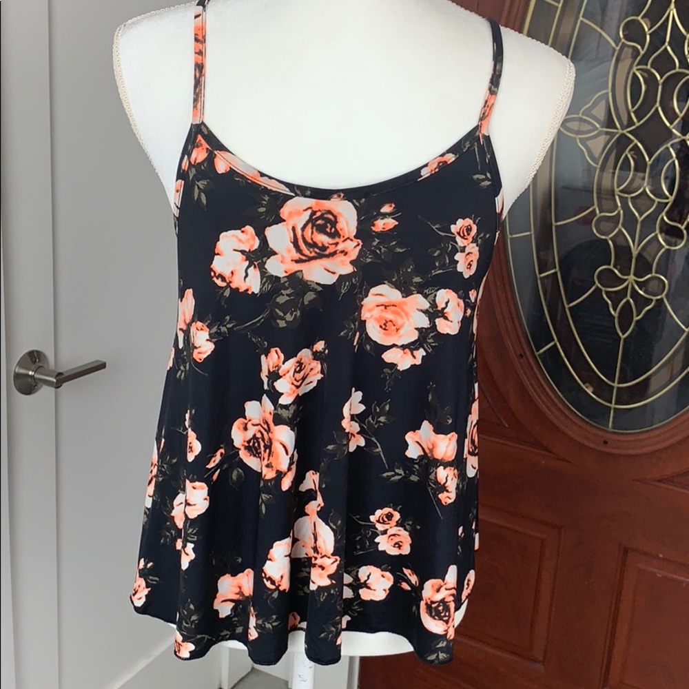 Flower POP Top! 🌹🌟 - Picture 2 of 4
